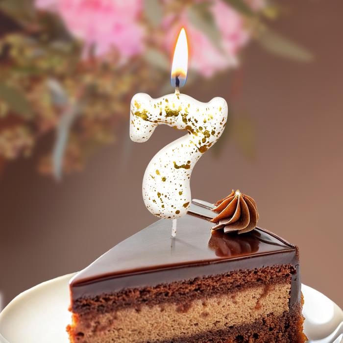 свечи цифры "белые брызги" 7