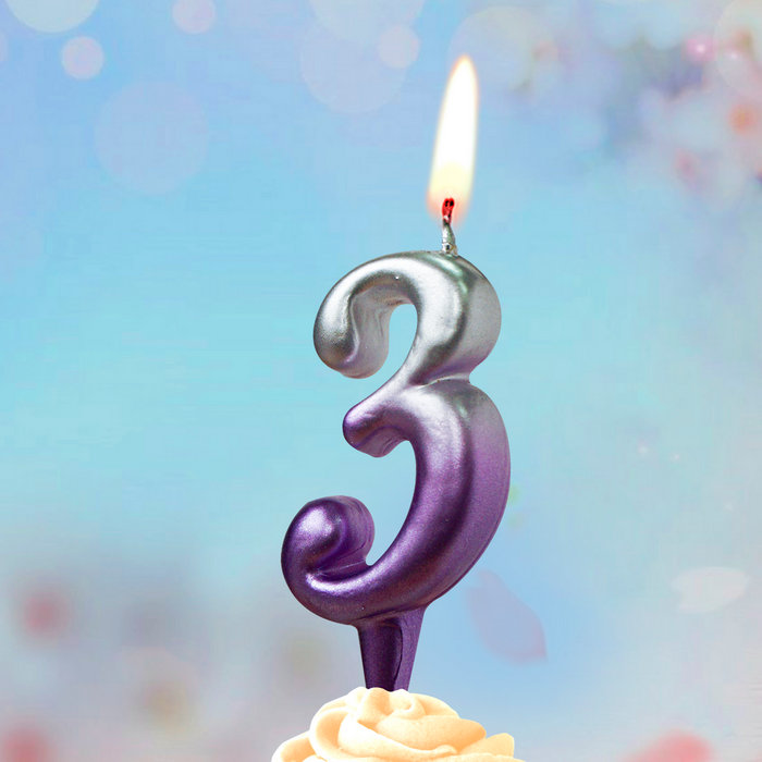 свечи тортовые цифры "серебро-сирень" 3
