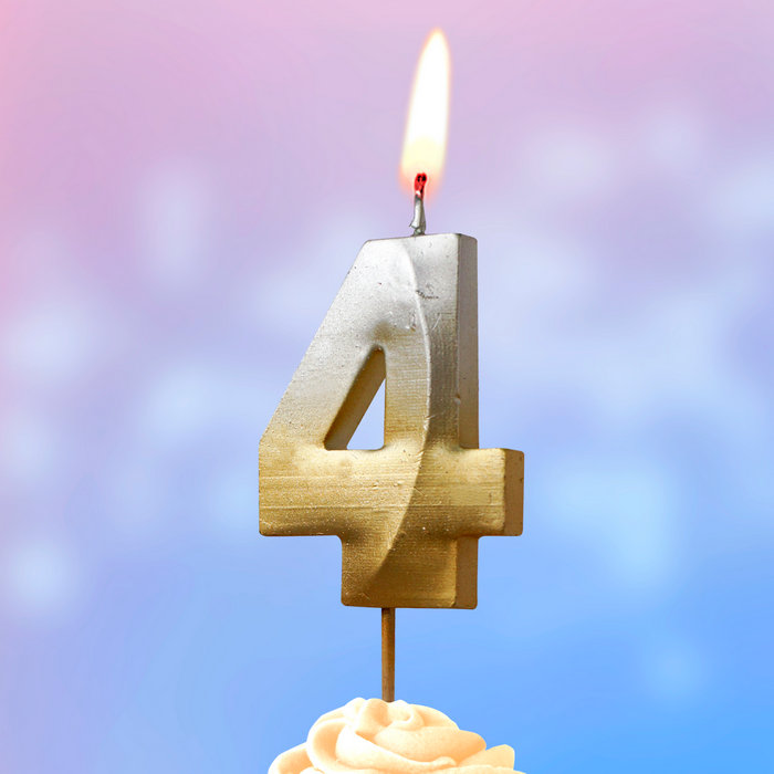 свеча тортовая на шпажке 4 "Золото-серебро"