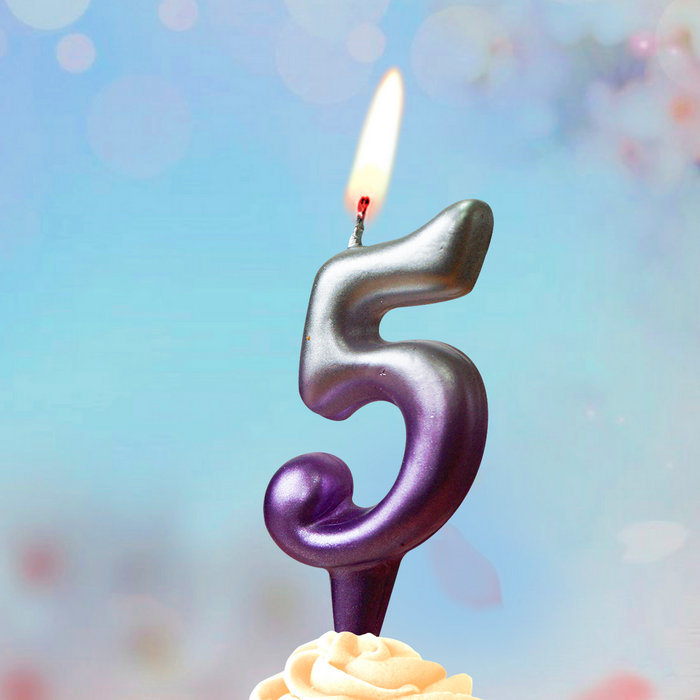 свечи тортовые цифры "серебро-сирень" 5