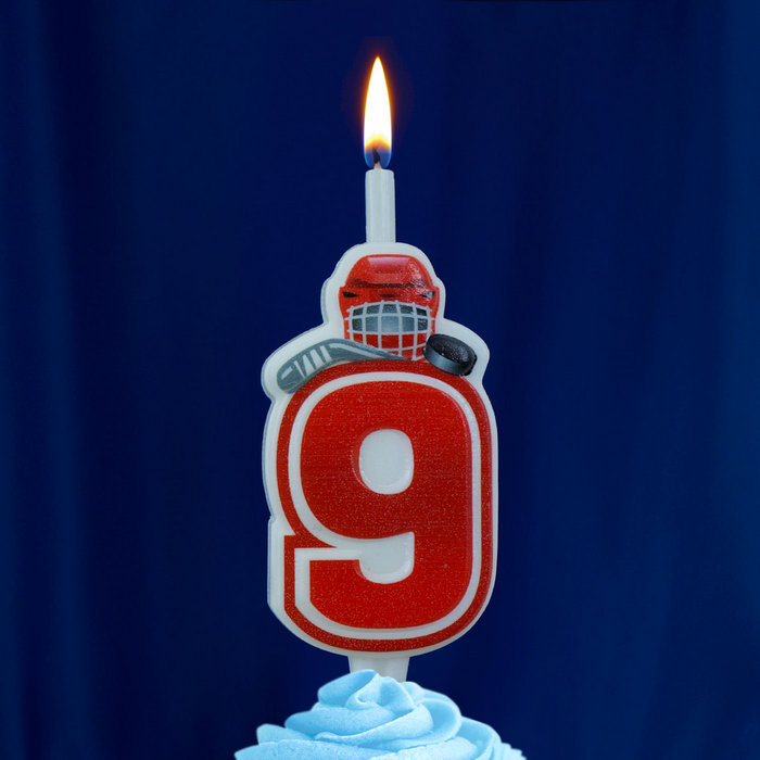 Свеча тортовая 9 "Хоккей"