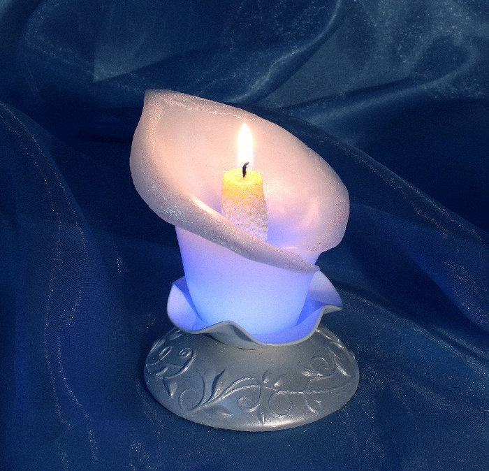 свеча мигающая  хамелеон Кала