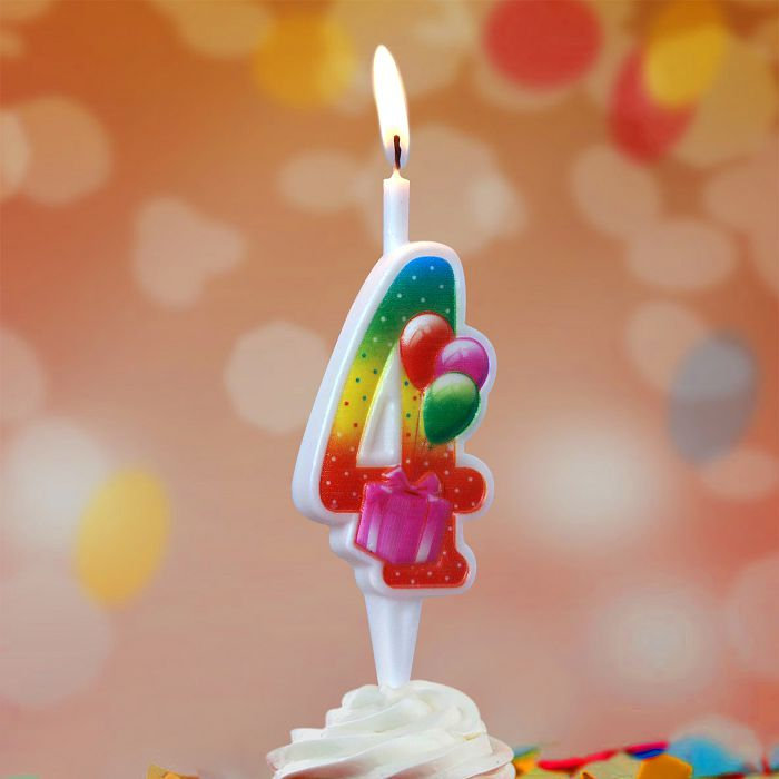 свеча тортовая "С подарком" 4