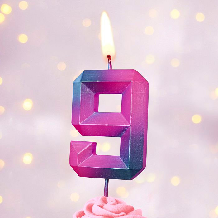 свеча тортовая на шпажке 9 "Пурпурные грани"