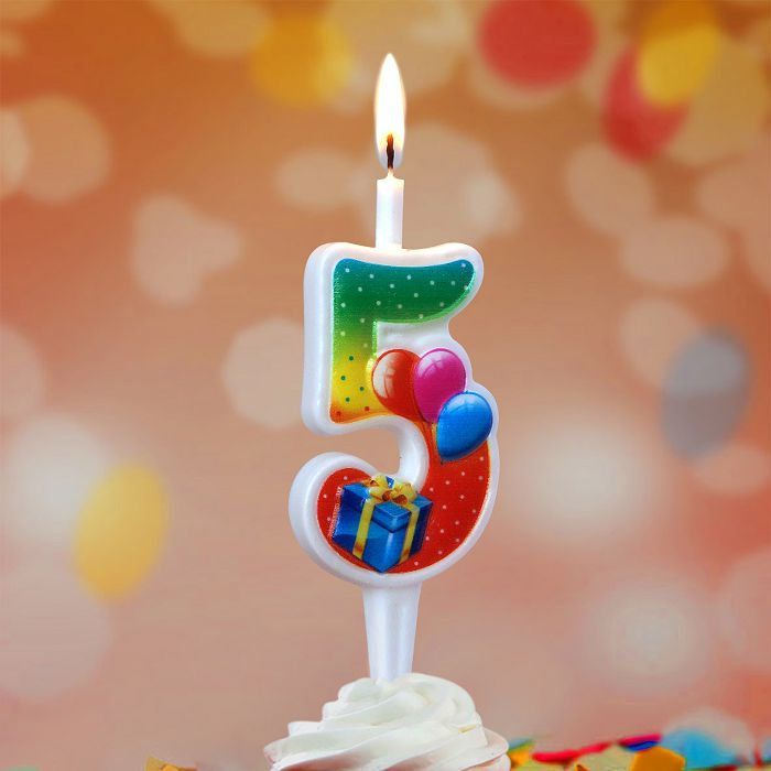 свеча тортовая "С подарком" 5