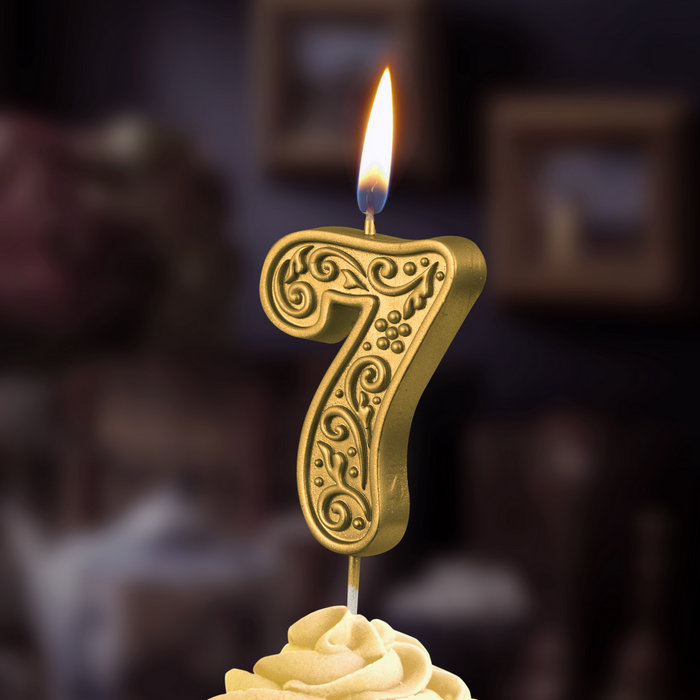 свеча тортовая  цифра  на шпажке "золотой узор" 7