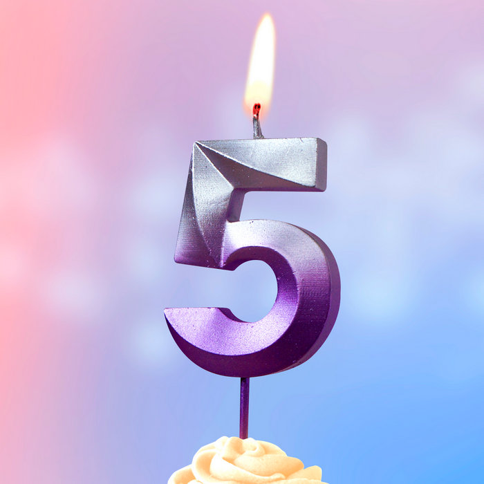 свеча тортовая на шпажке 5 "Серебро-сирень"