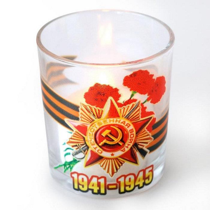 свеча памяти в подсвечнике
