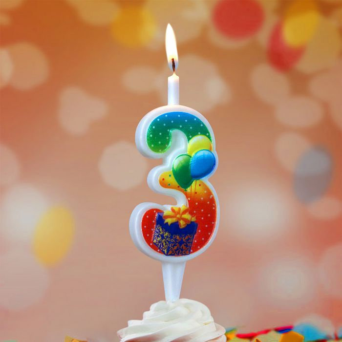 свеча тортовая "С подарком" 3